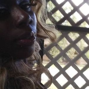 Meet your Posher, Suzanne